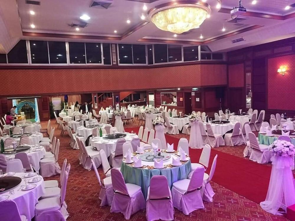 Khon Kaen Hotel Екстериор снимка